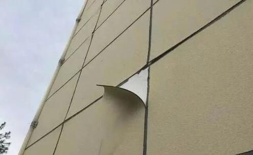 外墻真石漆為什么會脫落？（大量掉皮）